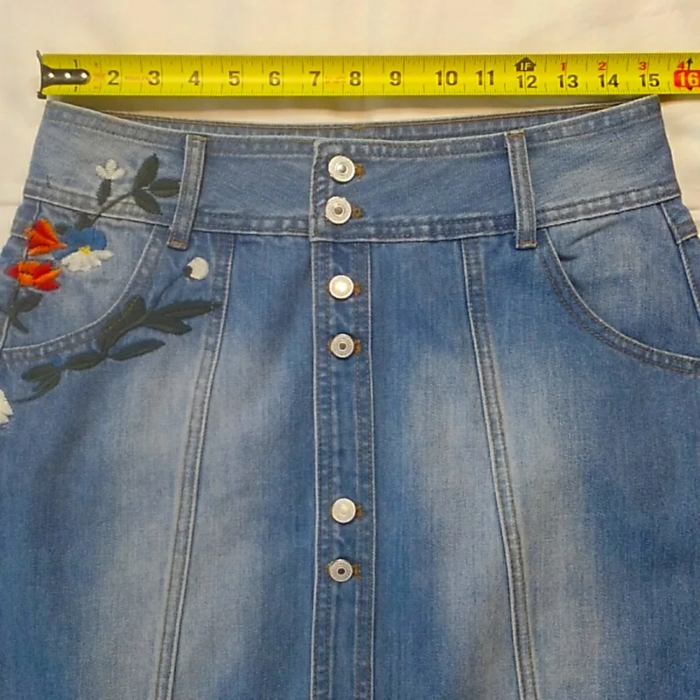 Th.reasa TRS Floral Embroidered Denim Blue Jean Skirt XL